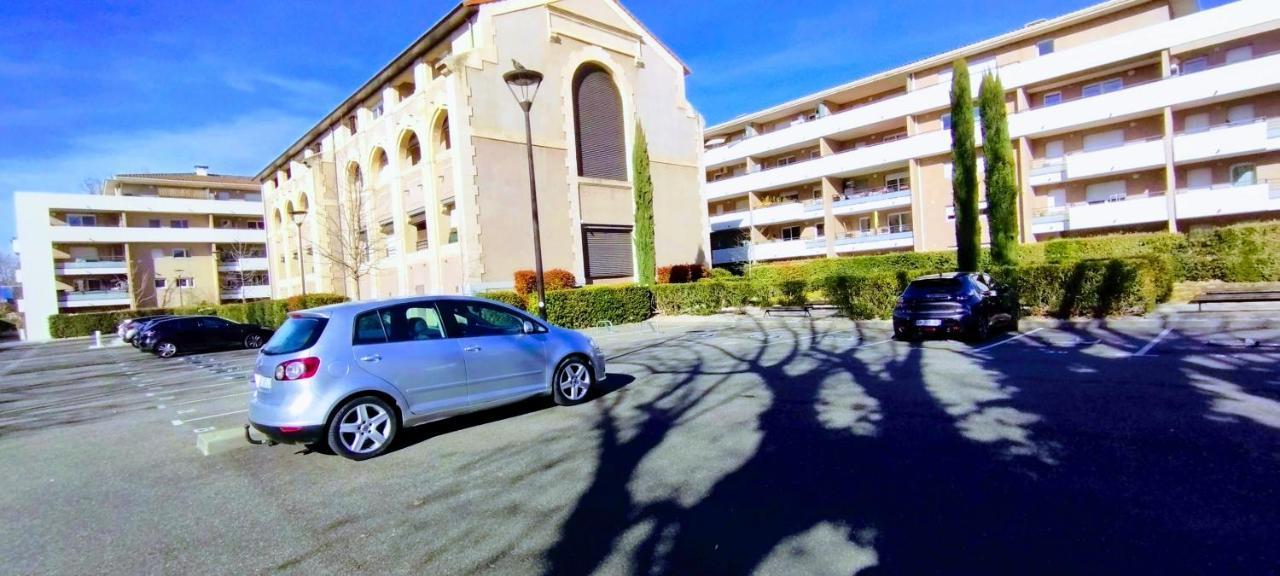 Mambrillo Parking Netflix Disney Prime Aviñón Exterior foto